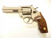 Revolver ALFA 641 cerakote/dřevo C-1